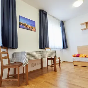 University Hotel Otel