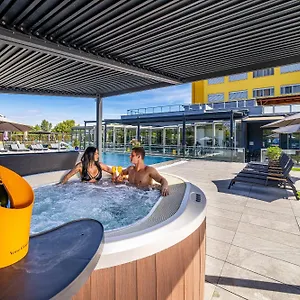 Aura Design & Garden Pool *** Prag